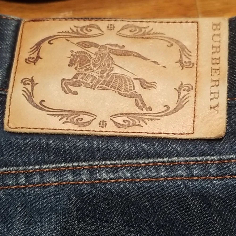 Burberry jeans. Size 34x33 - Picture 9 of 11